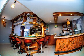 SHASTE CITY HOTEL