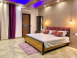 Let'stay- Sector 63A Noida