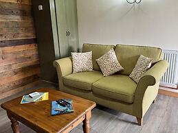 The Riley Stable- Cozy Getaway