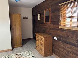The Riley Stable- Cozy Getaway