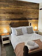The Riley Stable- Cozy Getaway
