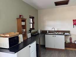 The Riley Stable- Cozy Getaway