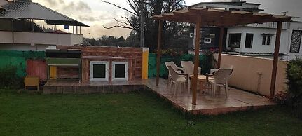 Rose garden enclave for families