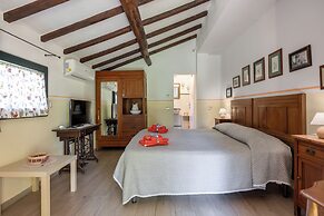 Maria Gabriella Home & Cottage