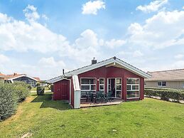 4 Star Holiday Home in Friedrichkoog