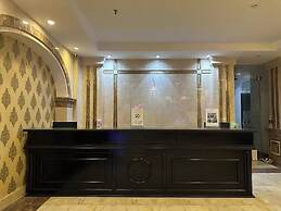 Lion 8 Hotel