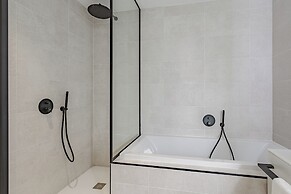 Casangular by Upper