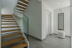 Casangular by Upper