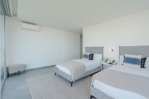 Casangular by Upper
