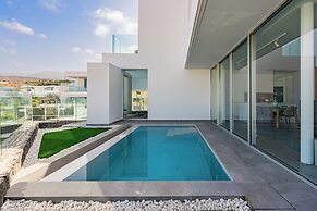 Casangular by Upper
