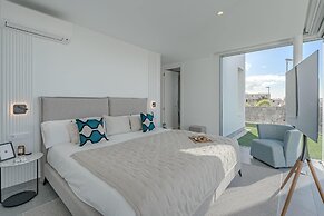 Casangular by Upper