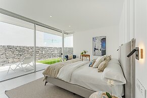 Casangular by Upper