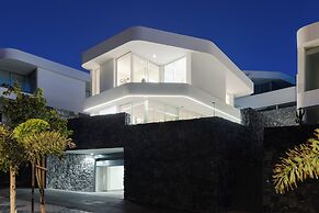 Casangular by Upper