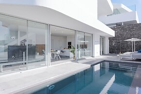 Casangular by Upper