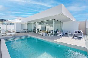 Casangular by Upper