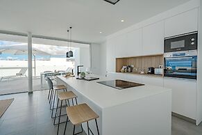 Casangular by Upper