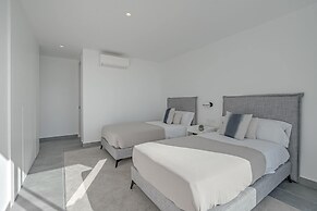 Casangular by Upper