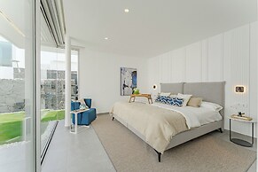 Casangular by Upper