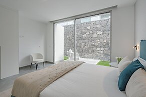 Casangular by Upper