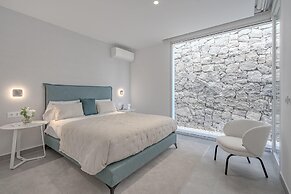 Casangular by Upper