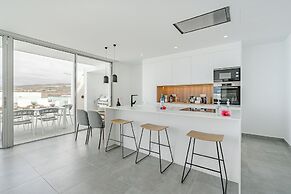 Casangular by Upper