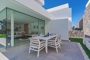 Casangular by Upper