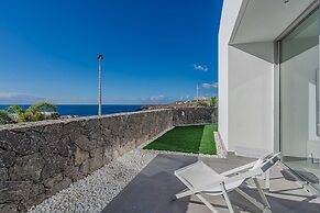 Casangular by Upper