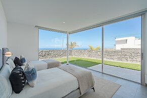 Casangular by Upper