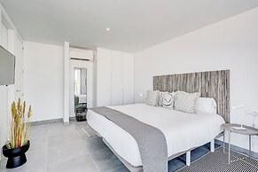 Casangular by Upper