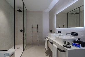 Casangular by Upper