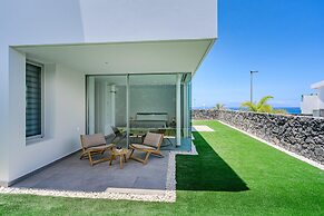 Casangular by Upper