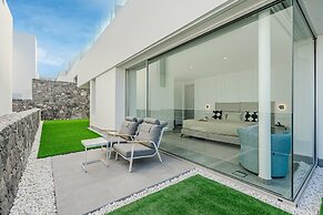 Casangular by Upper