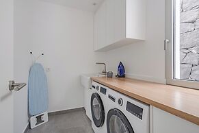 Casangular by Upper