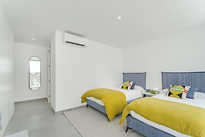 Casangular by Upper