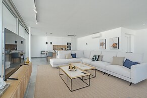 Casangular by Upper