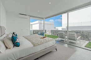 Casangular by Upper