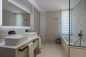 Casangular by Upper