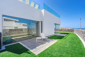 Casangular by Upper