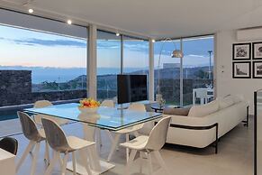 Casangular by Upper