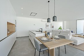 Casangular by Upper