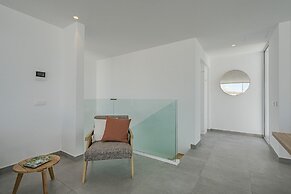 Casangular by Upper