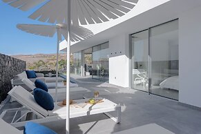 Casangular by Upper