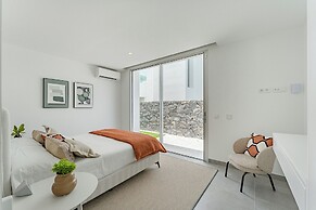 Casangular by Upper