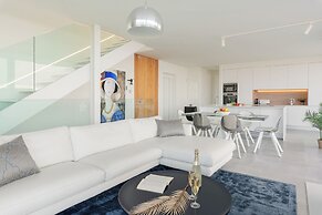 Casangular by Upper