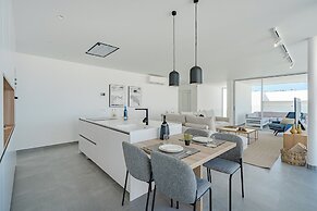 Casangular by Upper
