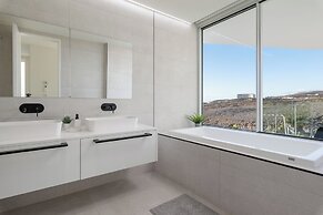 Casangular by Upper