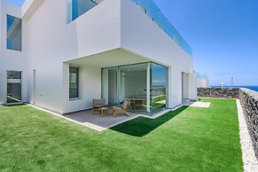 Casangular by Upper