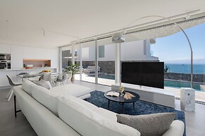 Casangular by Upper