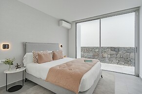 Casangular by Upper