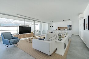 Casangular by Upper
